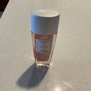 Chanson D’Eau Peach Fragrance Mist